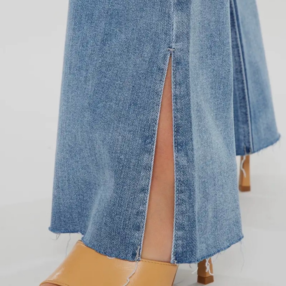 Kansan jeans. NWT   Split leg.  Kc9365m